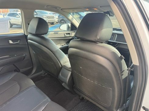Used 2019 Kia Optima S image 9