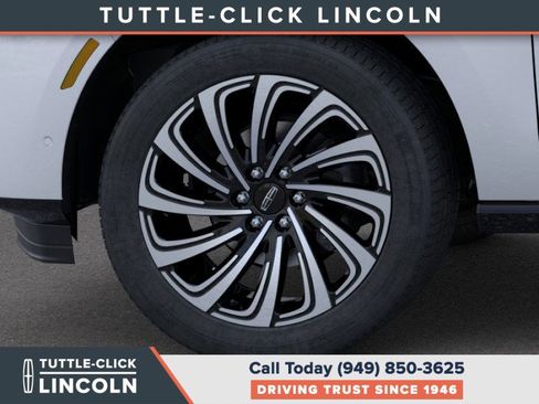 New 2025 Lincoln Navigator Black Label image 19