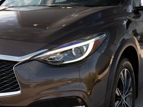 Used 2018 INFINITI QX30 Premium w/ Navigation Package AWD/4WD image 33
