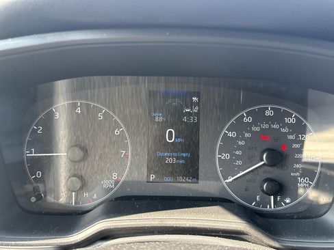 Used 2025 Toyota Corolla SE FWD image 6