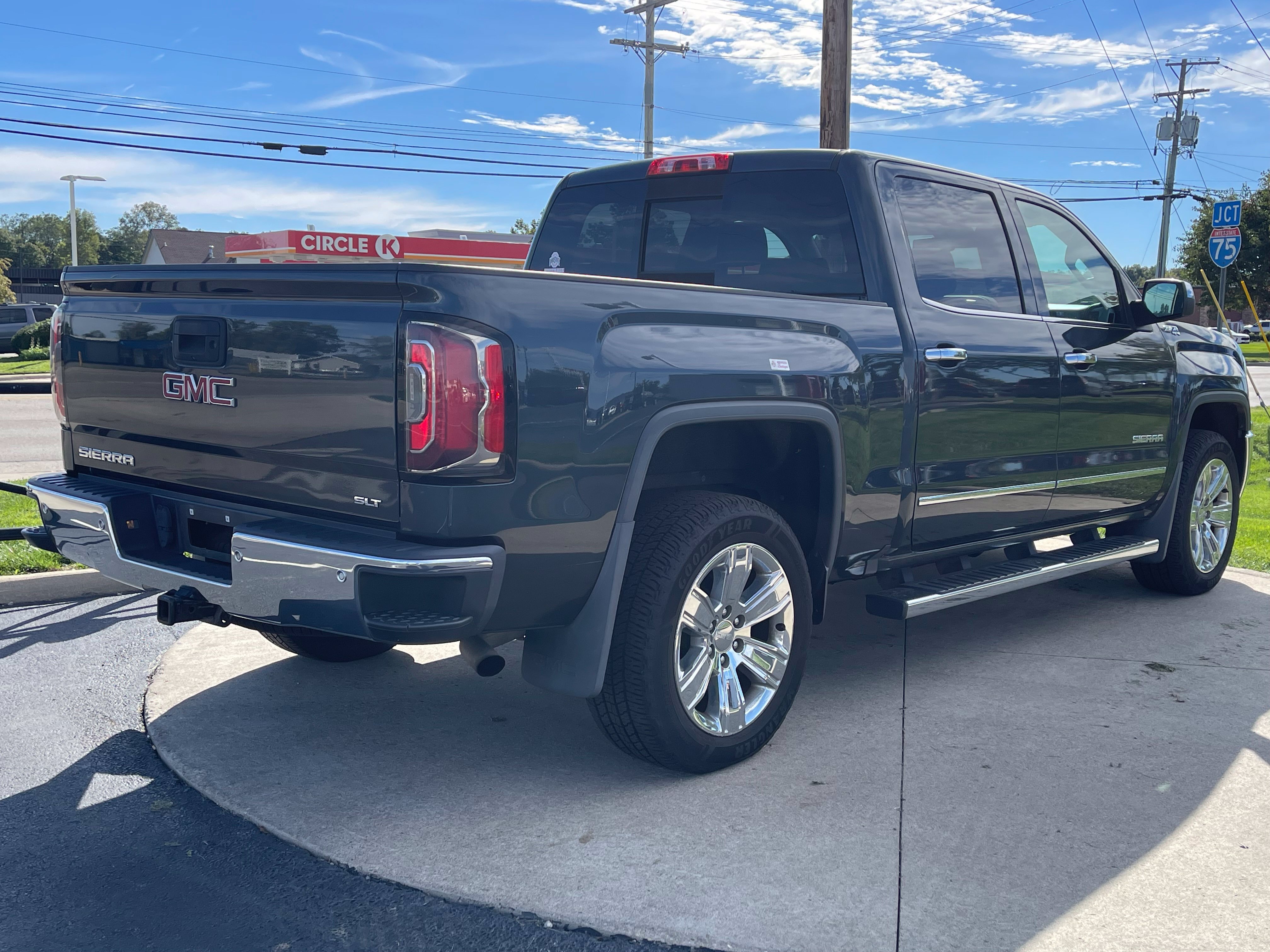 Used 2017 GMC Sierra 1500 SLT AWD/4WD image 7