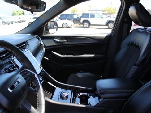 Used 2023 Jeep Grand Cherokee L Laredo AWD/4WD image 40