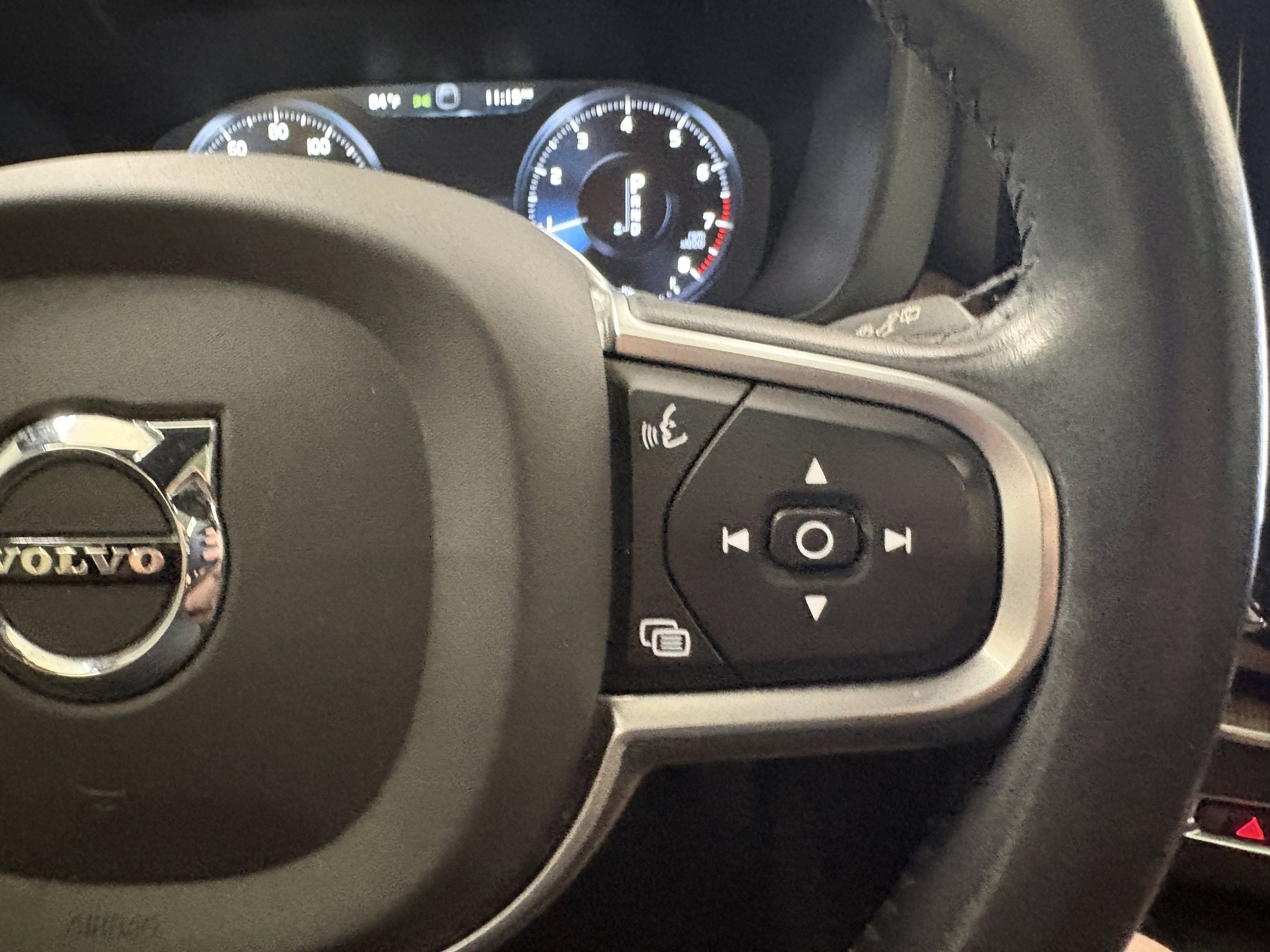 Used 2021 Volvo XC60 T5 Momentum AWD/4WD image 34
