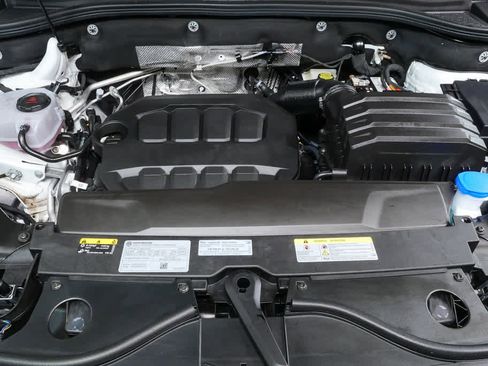 Certified 2025 Volkswagen Atlas SEL Premium R-Line image 36