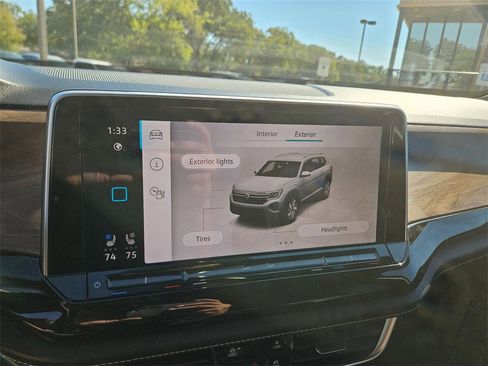 Used 2025 Volkswagen Atlas SE image 21