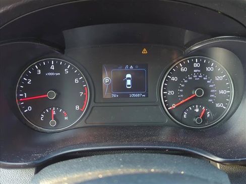 Used 2018 Kia Optima LX w/ 17" Alloy Wheels Package FWD image 12