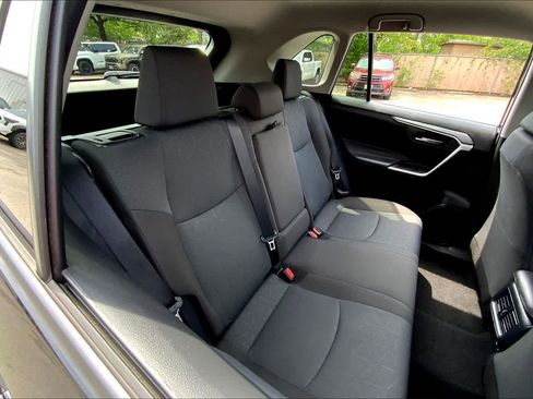 Used 2025 Toyota RAV4 XLE image 19