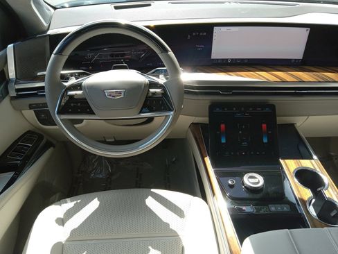 Used 2026 Cadillac Escalade Platinum Sport AWD/4WD image 14