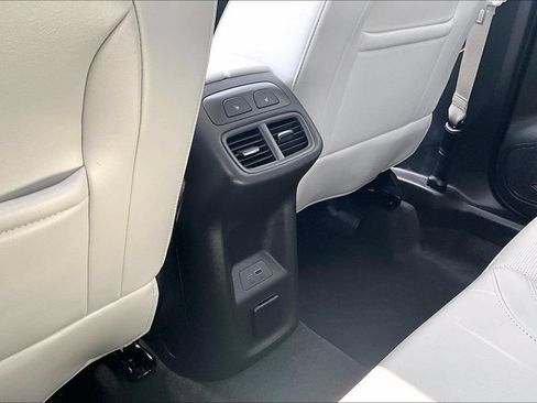 Used 2025 Buick Envision Avenir AWD/4WD image 10