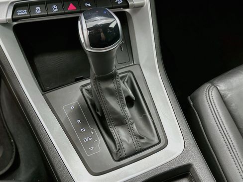 Used 2025 Audi Q3 2.0T Premium AWD/4WD image 24