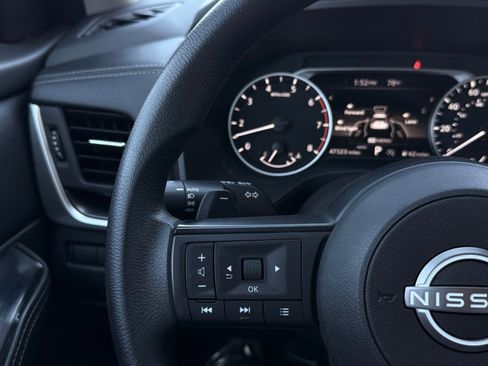 Used 2024 Nissan Rogue SV image 29