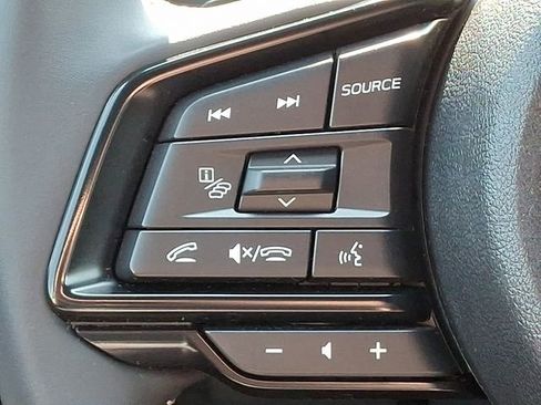 Used 2025 Subaru Forester Premium AWD/4WD image 23