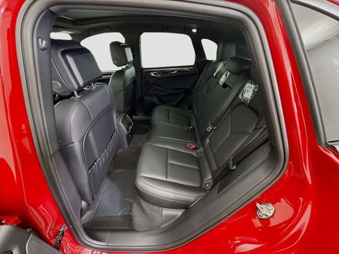 Used 2026 Porsche Macan AWD/4WD image 19