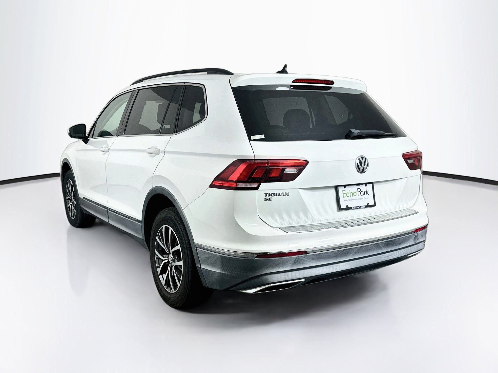 Used 2020 Volkswagen Tiguan SE FWD image 5