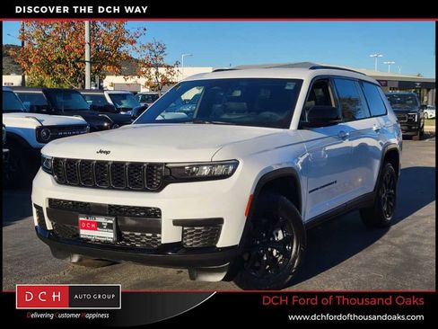 Used 2024 Jeep Grand Cherokee L Laredo image 1