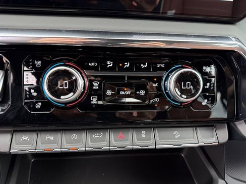 New 2026 GMC Sierra 1500 Denali Ultimate w/ LPO, Black Badging Package AWD/4WD image 23
