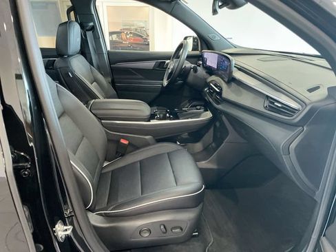 Certified 2026 Buick Enclave Sport Touring FWD image 18