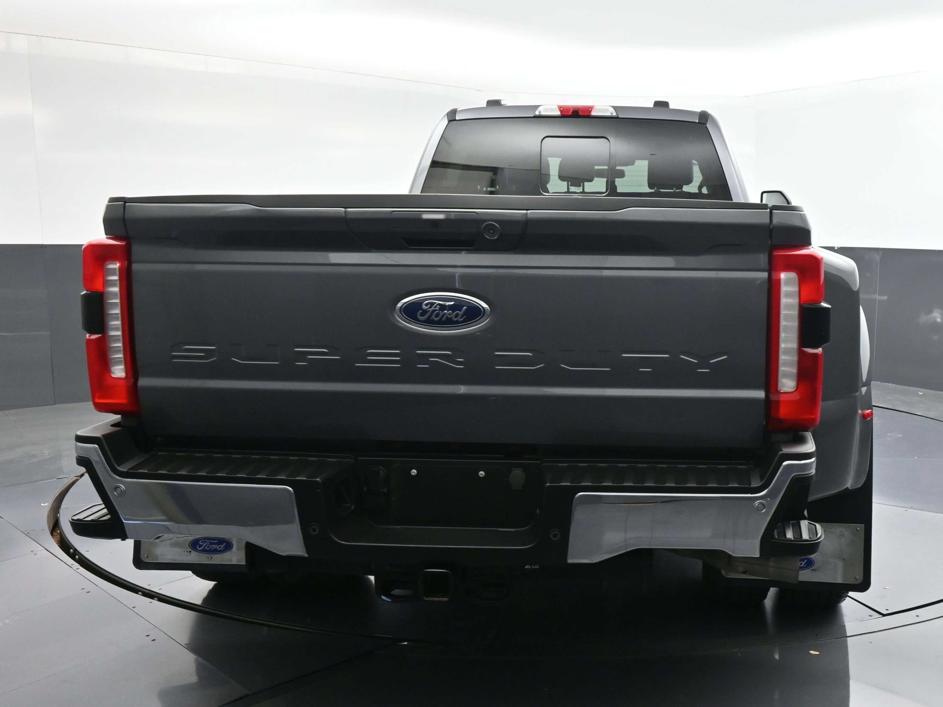 Used 2024 Ford F350 Lariat w/ FX4 Off-Road Package AWD/4WD image 8