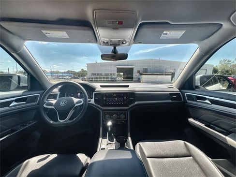 Used 2023 Volkswagen Atlas SE image 19
