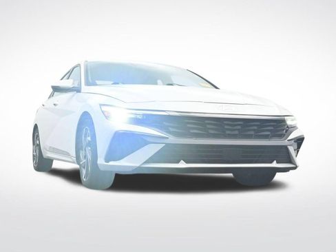 Used 2025 Hyundai Elantra Limited FWD image 31