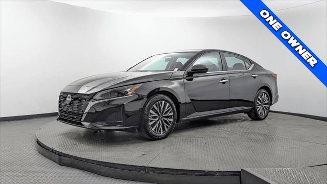 Used 2025 Nissan Altima 2.5 SV FWD image 2