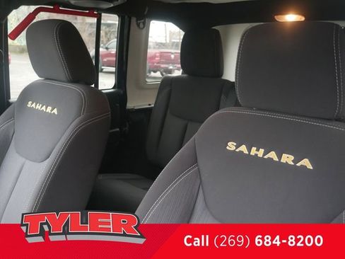 Used 2013 Jeep Wrangler Unlimited Sahara w/ Dual Top Group image 33