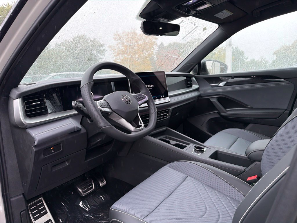 New 2026 Volkswagen Tiguan SE R-Line AWD/4WD image 10