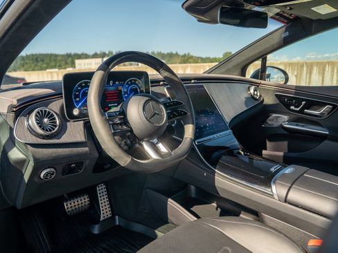 Certified 2023 Mercedes-Benz EQE AMG 4MATIC Sedan image 22