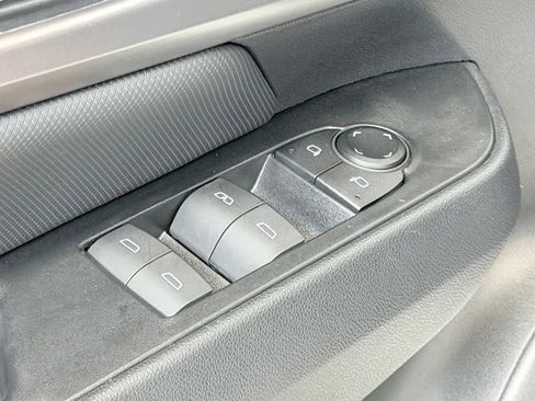Used 2024 Chevrolet Equinox EV RS FWD image 11