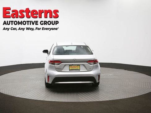 Used 2022 Toyota Corolla LE FWD image 36