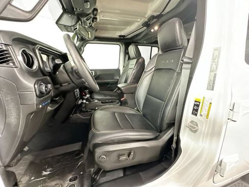 Used 2024 Jeep Wrangler Unlimited Sahara w/ Safety Group AWD/4WD image 18