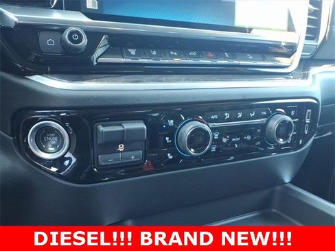 Used 2025 Chevrolet Silverado 2500 LTZ w/ LTZ Plus Package image 14