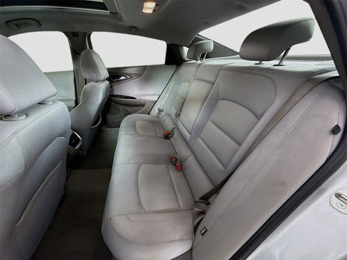 Used 2022 Chevrolet Malibu LT image 22