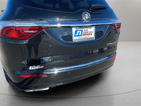 Used 2024 Buick Enclave Premium image 12