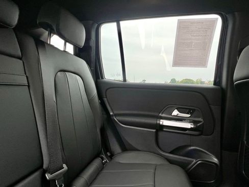 Certified 2025 Mercedes-Benz GLB 250 4MATIC image 32