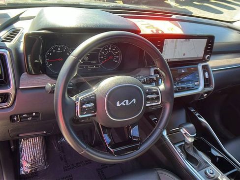 Used 2023 Kia Sorento EX w/ Panoramic Sunroof Package image 24