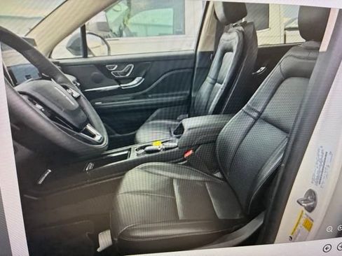 Used 2024 Lincoln Corsair Reserve w/ Equipment Group 201A AWD/4WD image 7