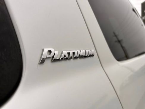 Used 2013 Toyota Sequoia Platinum image 9