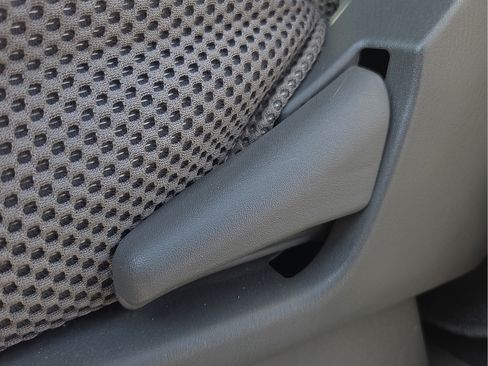 Used 2019 Nissan Frontier SV w/ Value Truck Package RWD image 15