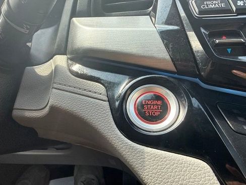 Used 2021 Honda Odyssey Touring image 32