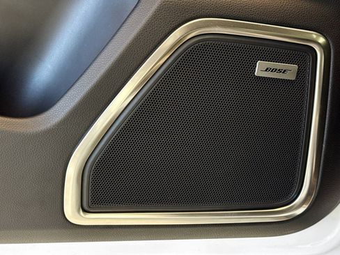 Certified 2022 Porsche Macan image 12