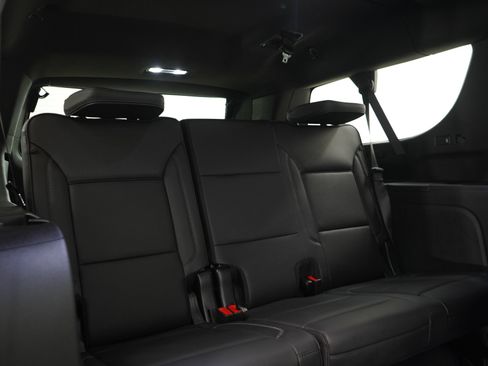 Used 2025 GMC Yukon XL Denali w/ Denali Reserve Package AWD/4WD image 14