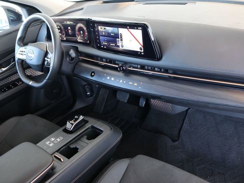 Used 2023 Nissan Ariya AWD image 44