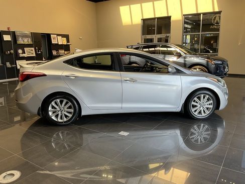 Used 2015 Hyundai Elantra SE w/ Option Group 02 image 6