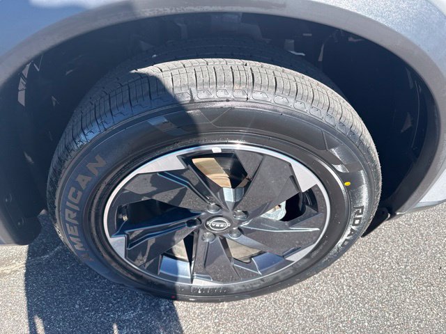 Used 2025 Nissan Rogue SV AWD/4WD image 13