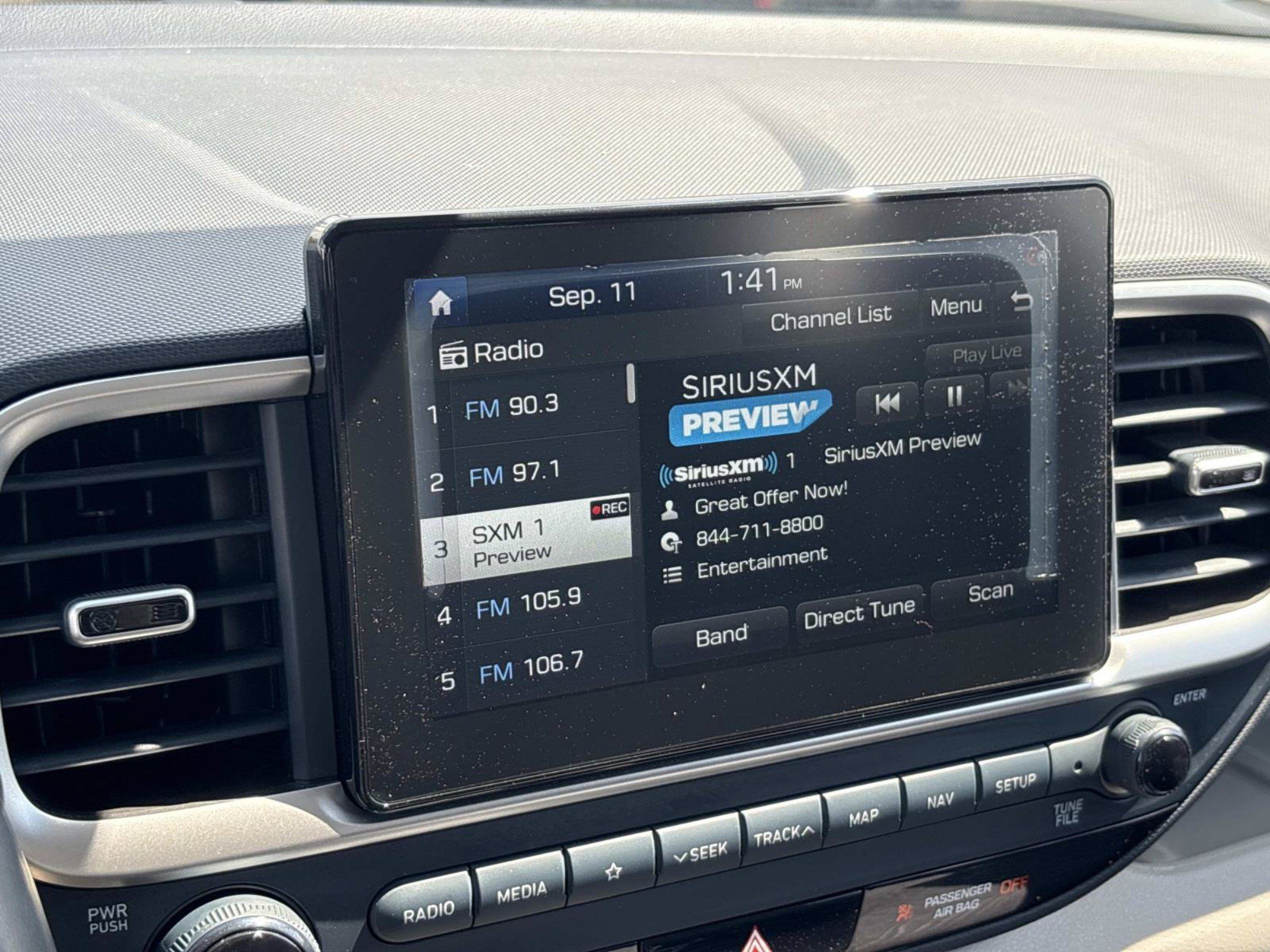 Used 2020 Hyundai Venue FWD image 29