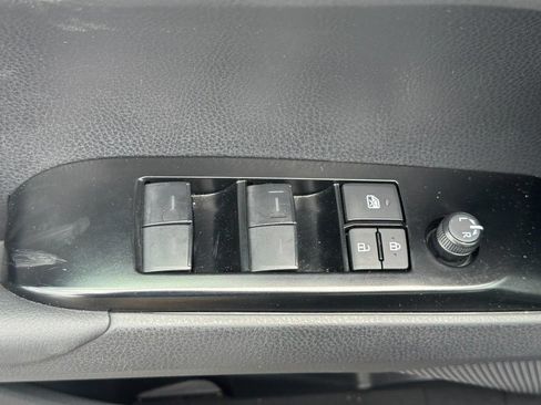 Used 2026 Toyota Camry SE FWD image 22