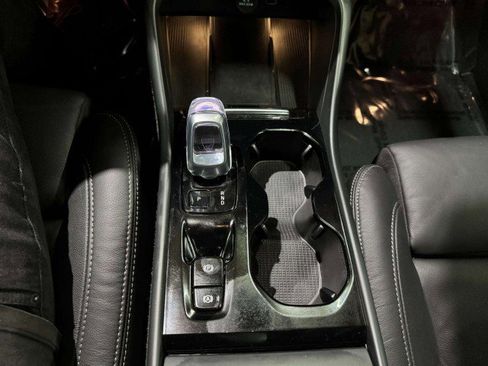 Used 2023 Volvo XC40 B5 Plus w/ Driver Assist Package image 38