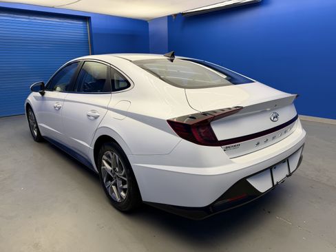 Used 2021 Hyundai Sonata SEL w/ Preferred Accessory Package FWD image 5
