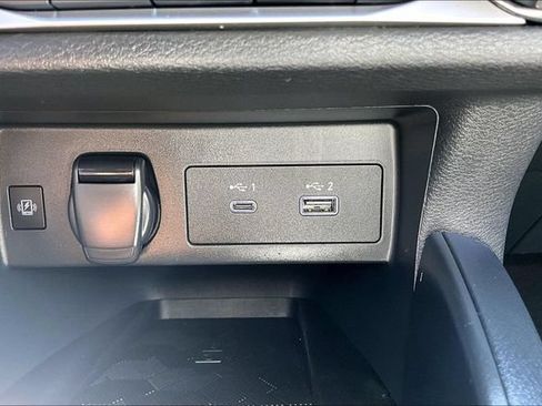 Certified 2025 Nissan Versa SR w/ Trunk Package FWD image 15